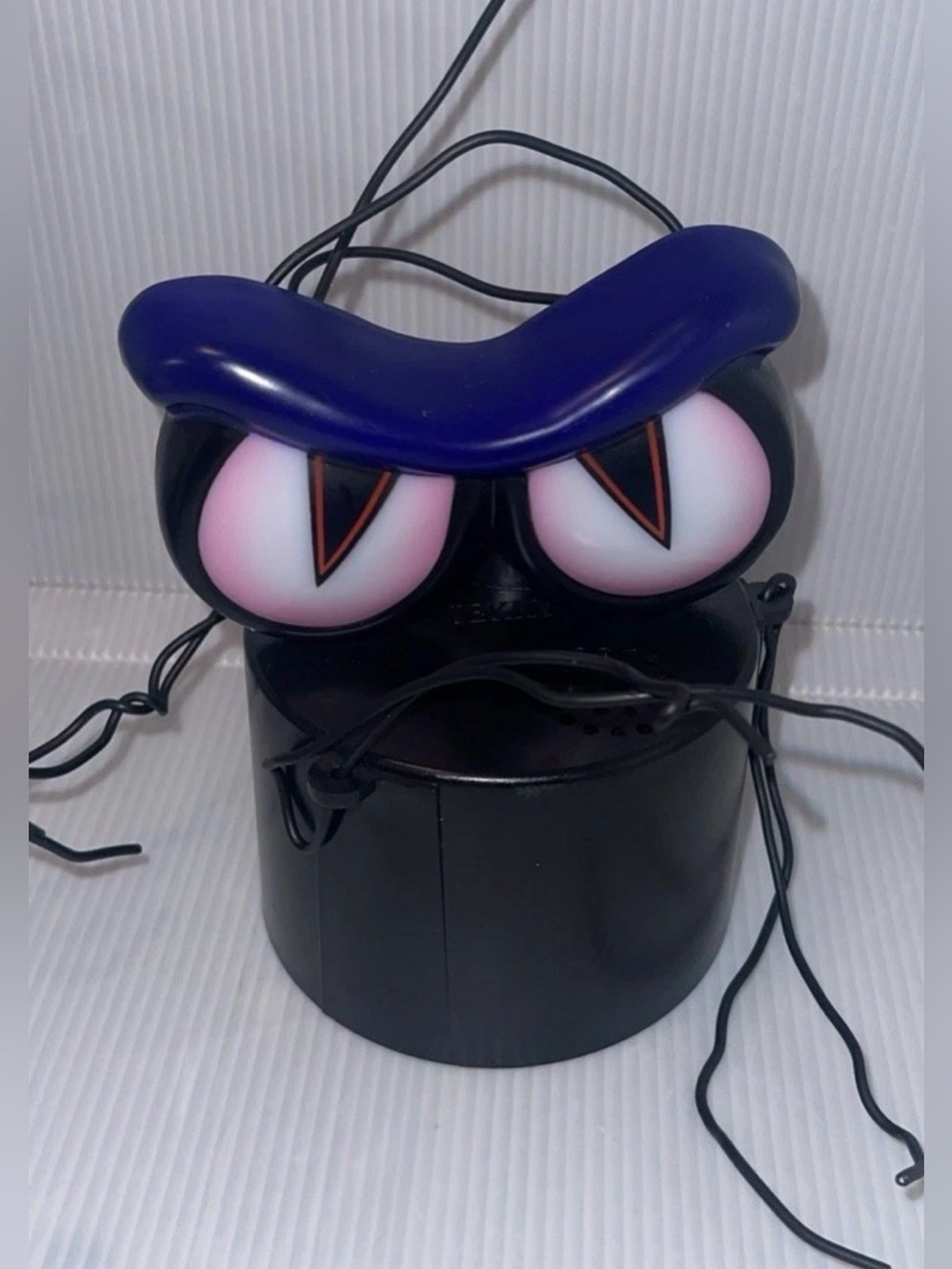 Tekky Toy Cat Black Halloween Prop Motion Activated Red Eyes Shakes Growls